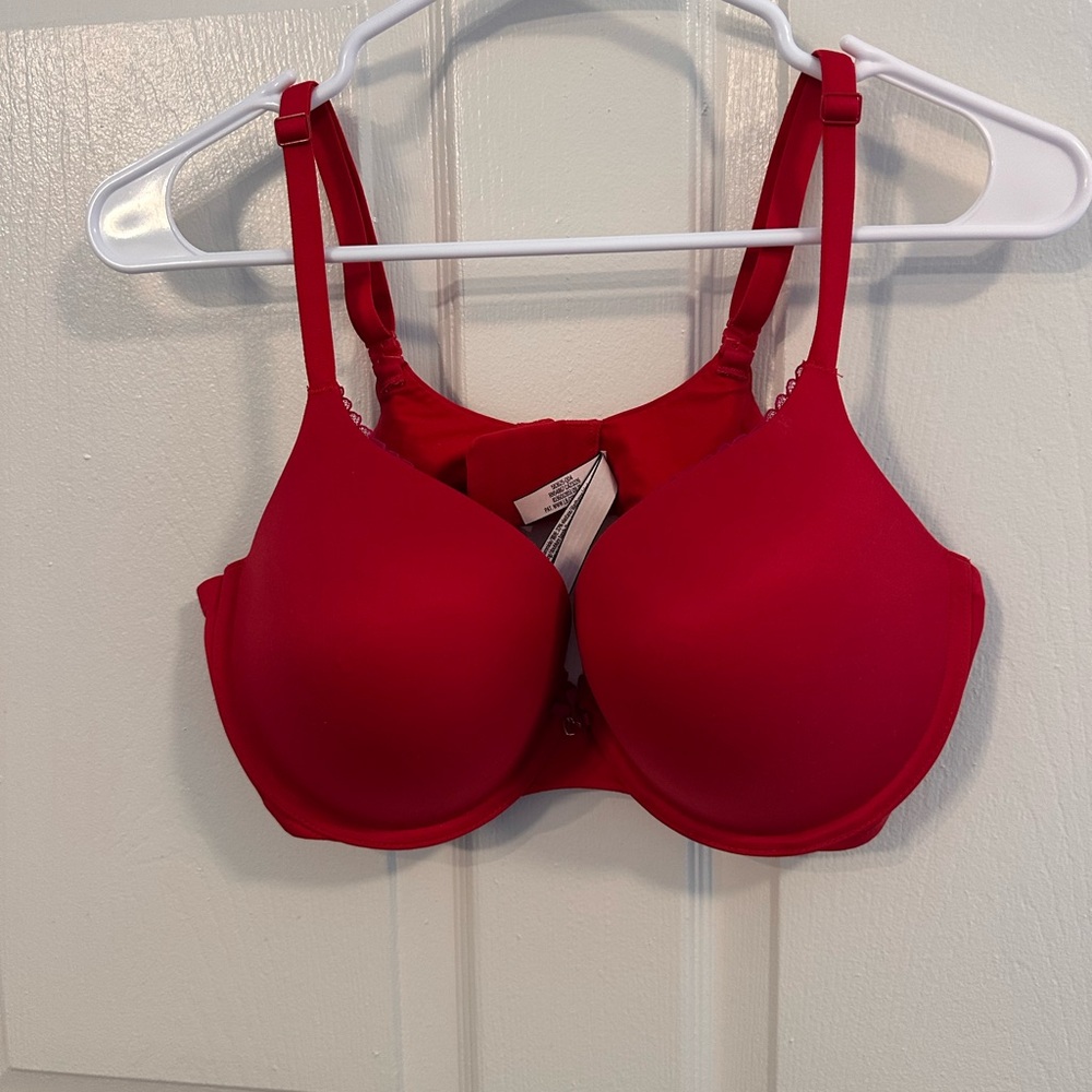 Victoria's Secret Red Body By Victoria Underwire Bra